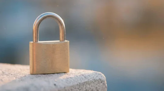 Représentation visuelle de la sécurité web avec un certificat SSL garantissant la protection des données en ligne
