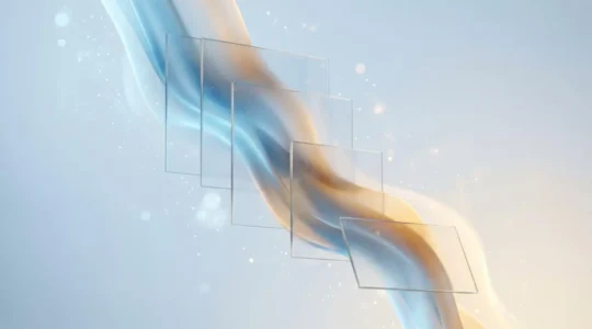Transformation progressive d'une interface web depuis un écran large vers un smartphone, illustrant la fluidité de l'adaptation responsive